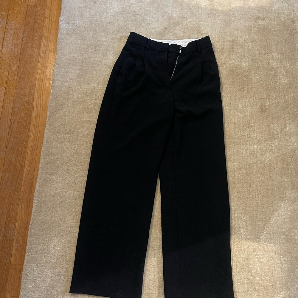 Aritzia Effortless Pant Black